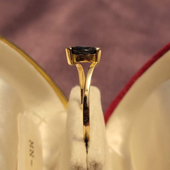 14K Gold Ring with gemstone ( saphire) - Picture 11 of 13